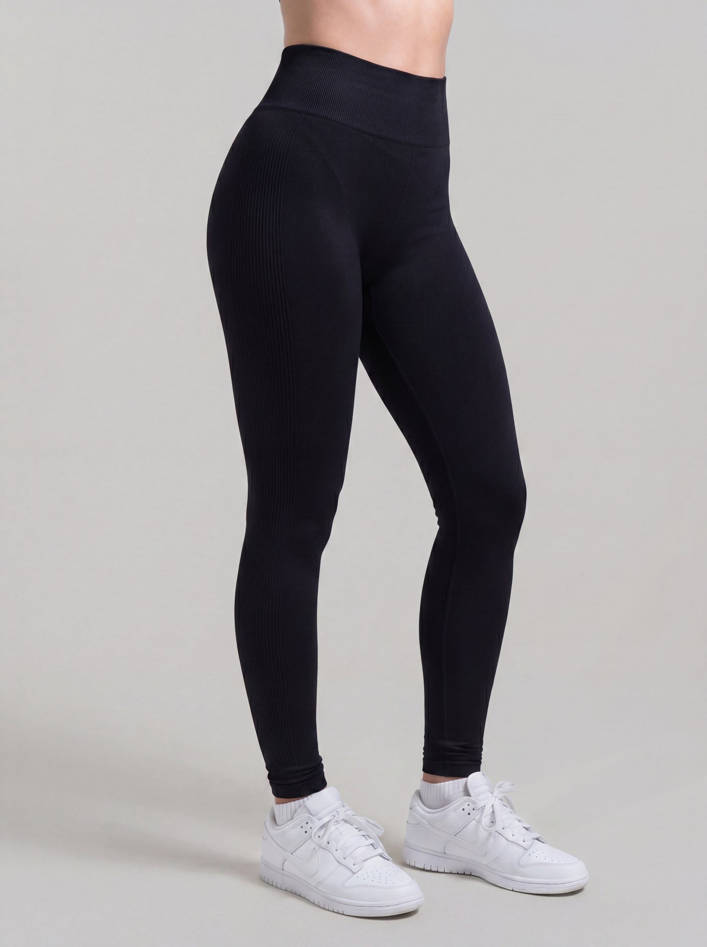 YAA Aura Legging - Black
