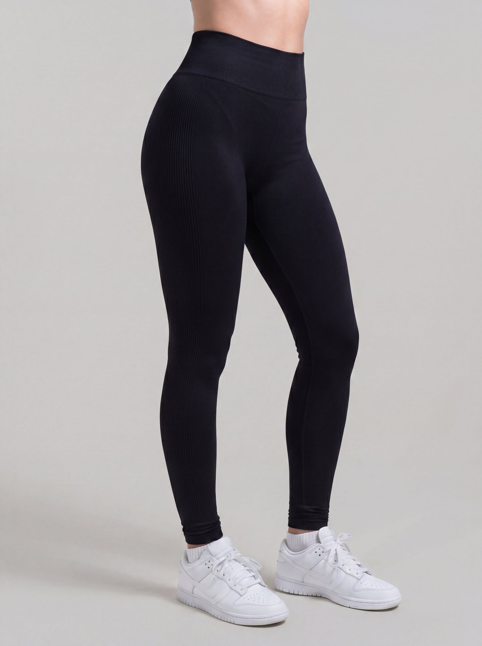 YAA Aura Legging - Black