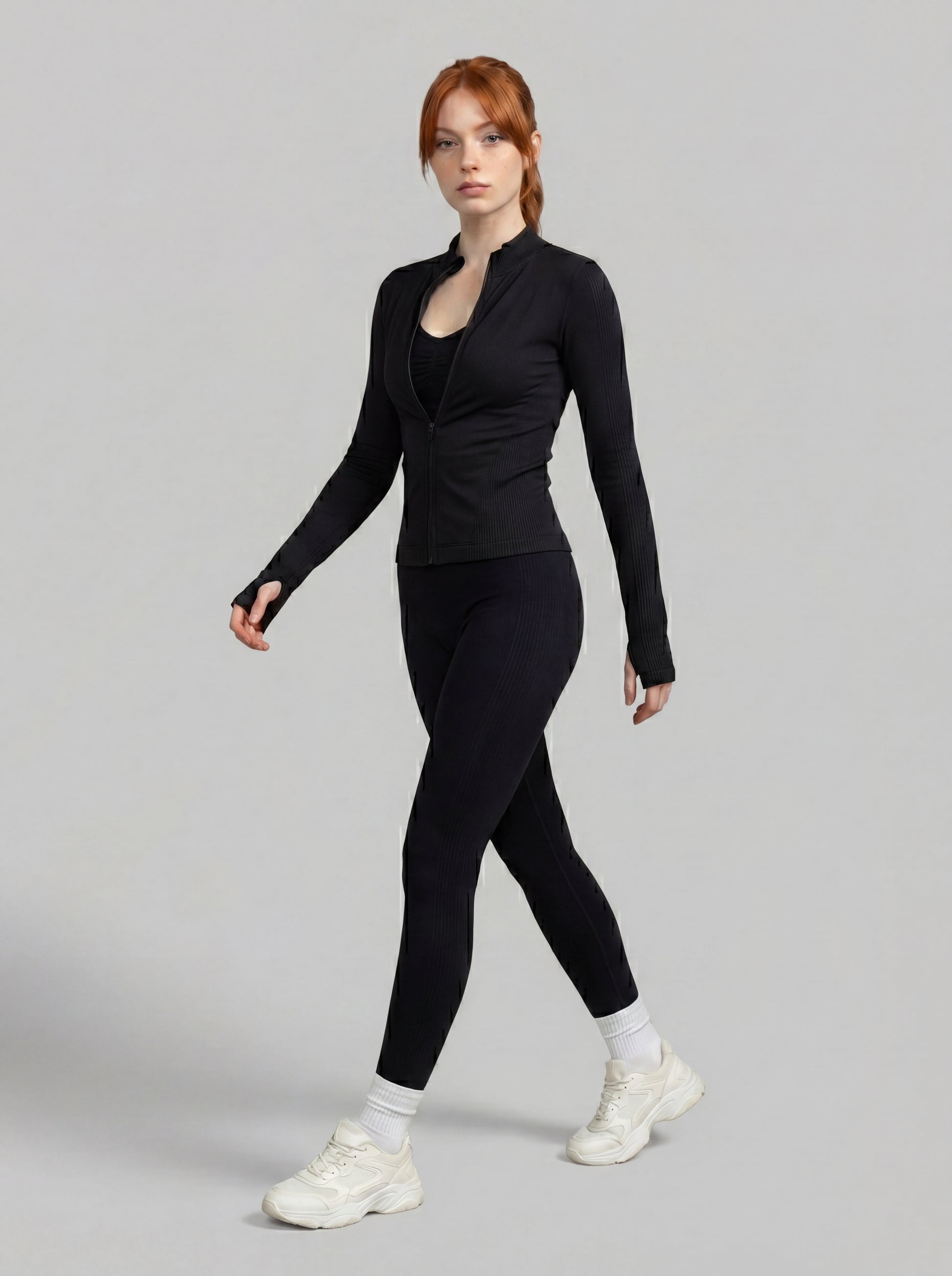 YAA Aura Zip Top - Black