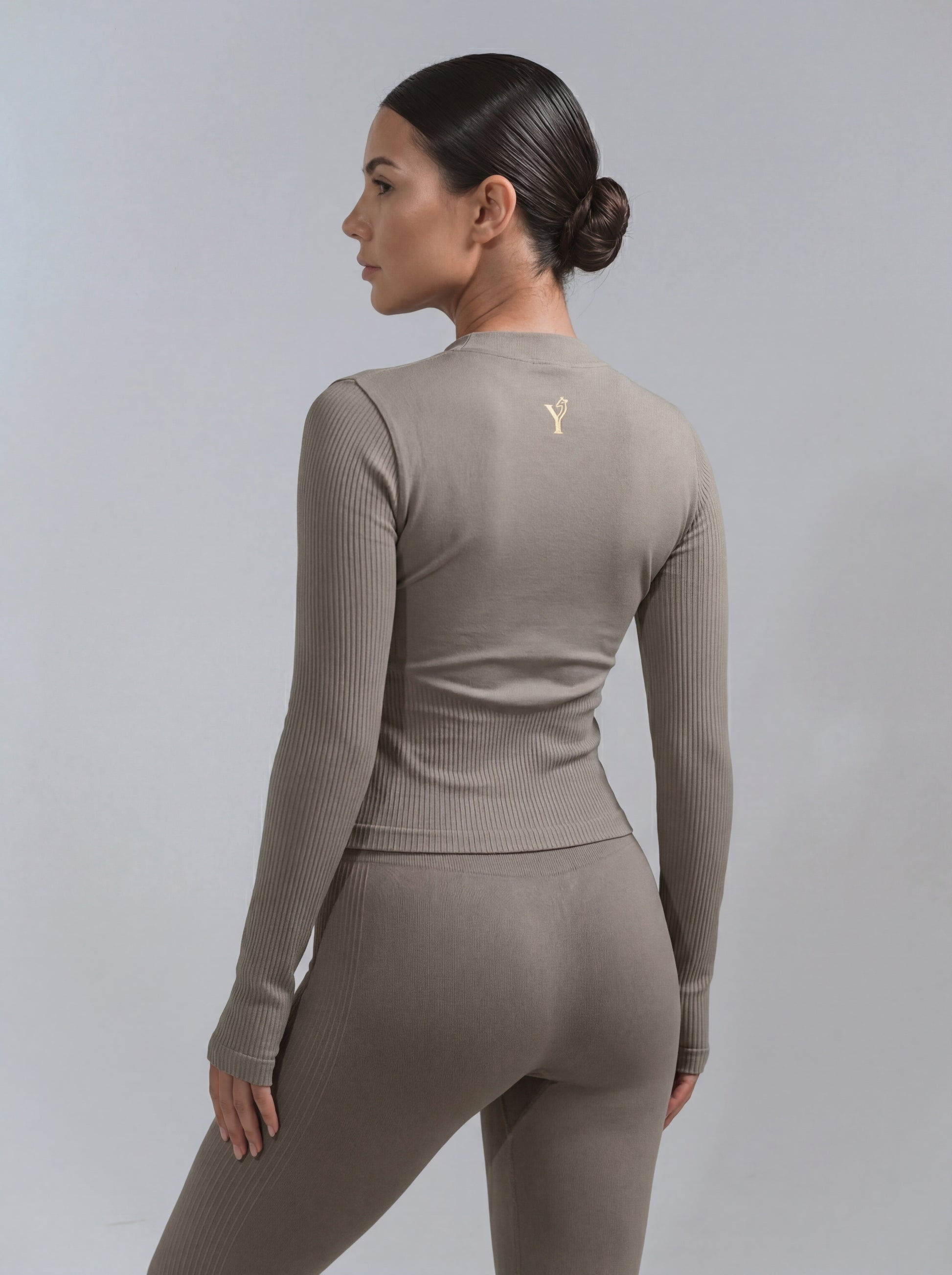 YAA Aura Zip Top - Sandstone Grey